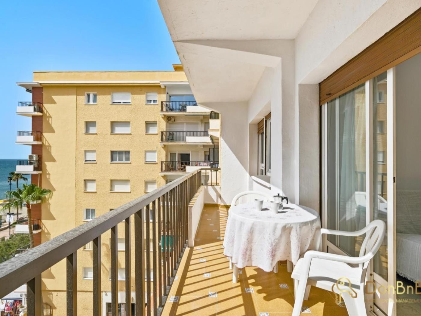 Apartamento Con Piscina En La Primera Linea De Playa De פואנגירולה חדר תמונה