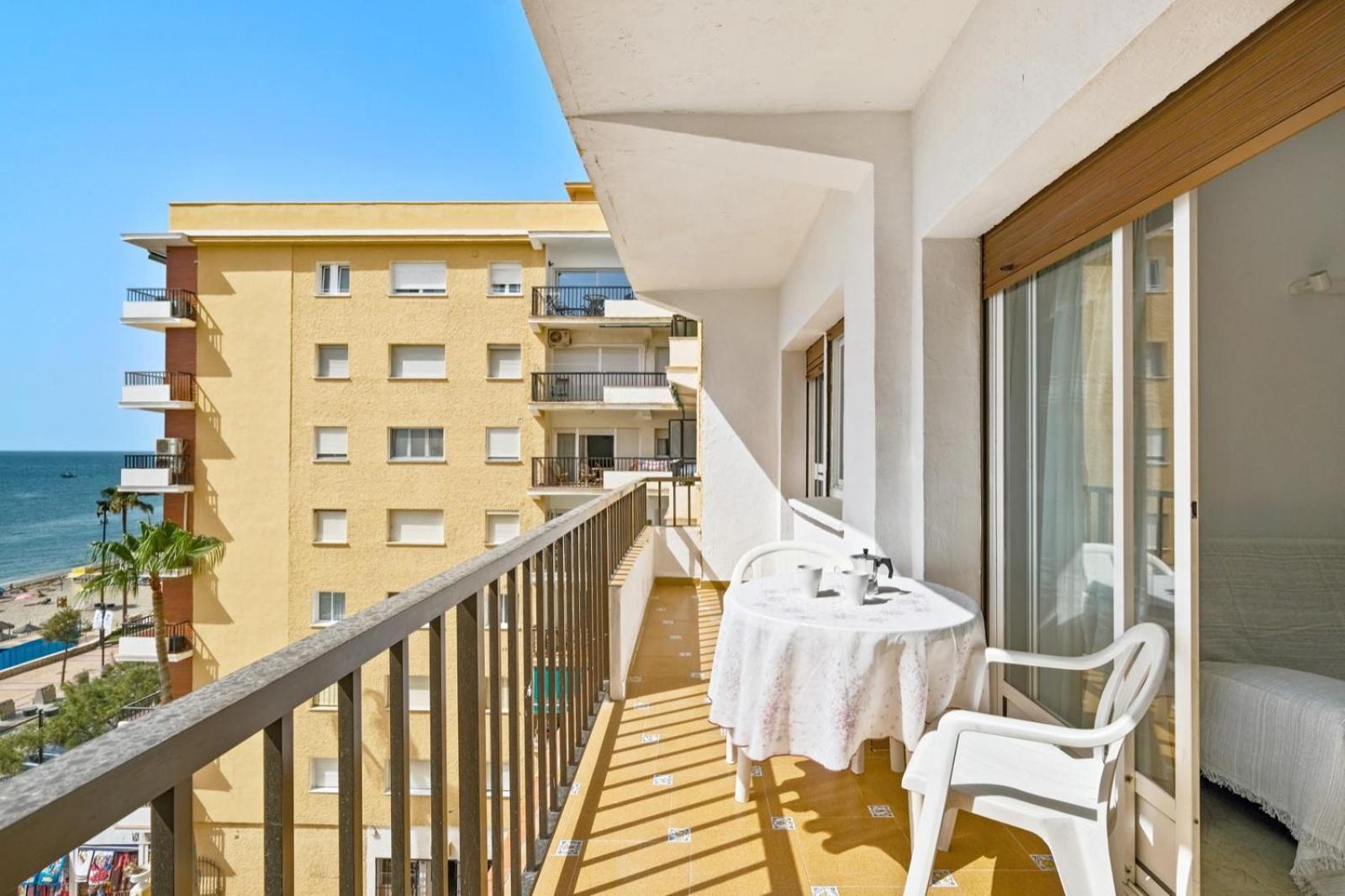 Apartamento Con Piscina En La Primera Linea De Playa De פואנגירולה מראה חיצוני תמונה