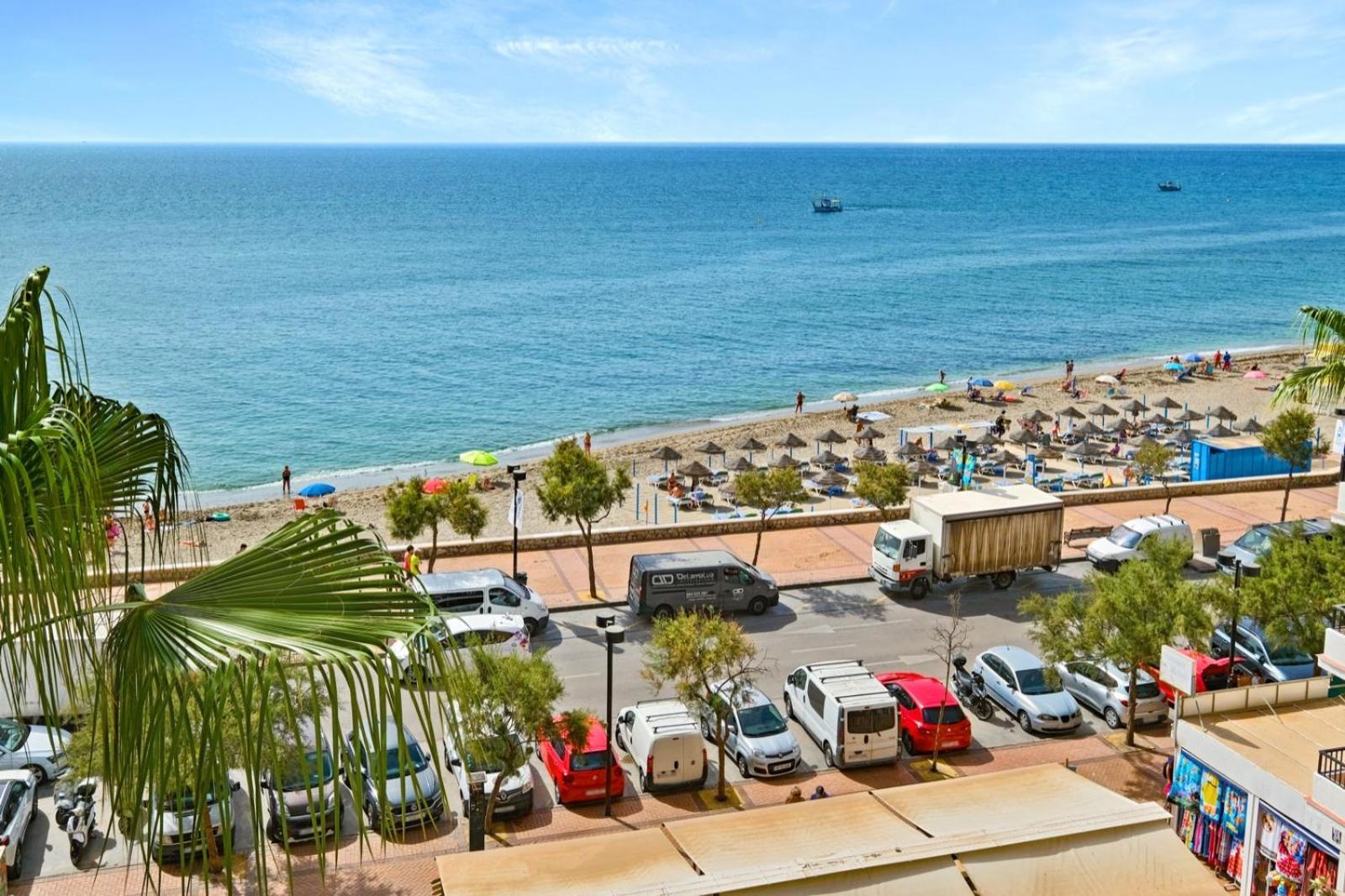 Apartamento Con Piscina En La Primera Linea De Playa De פואנגירולה מראה חיצוני תמונה